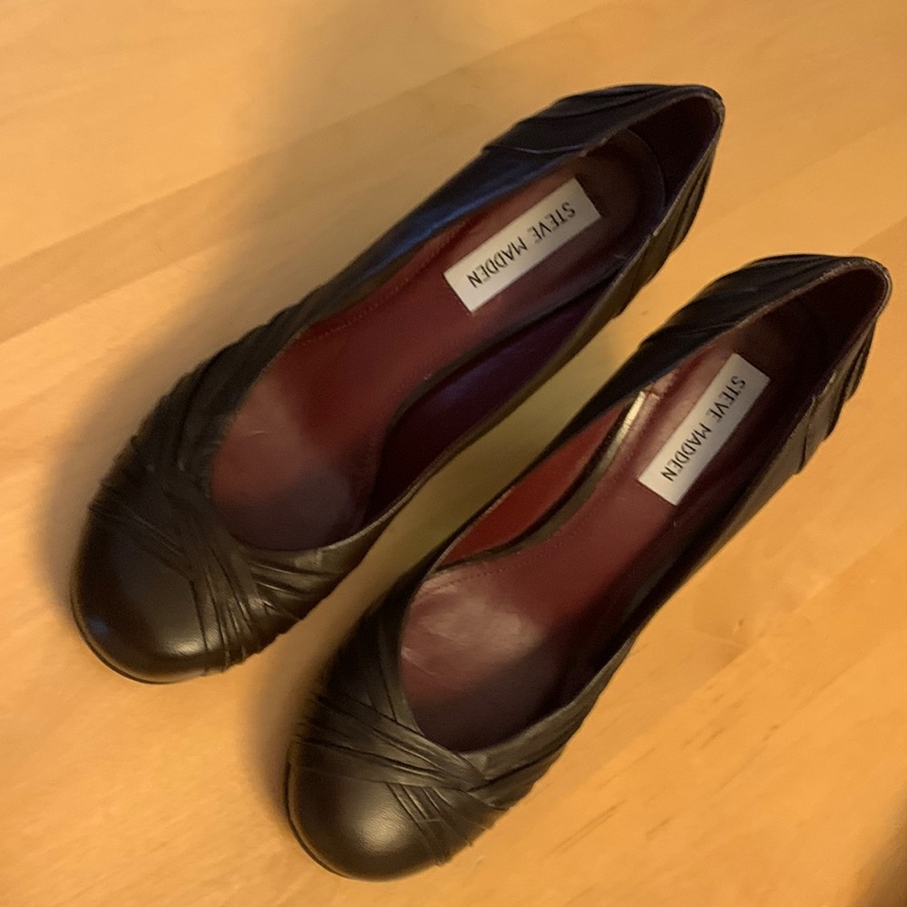 Steve Madden dark brown leather pumps sz9